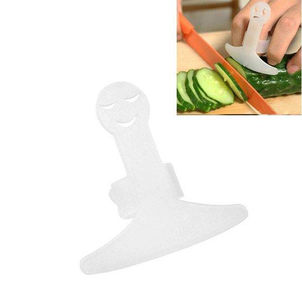 Pomocník do kuchyně / plastový chránič prstů při krájení, styl smajlík