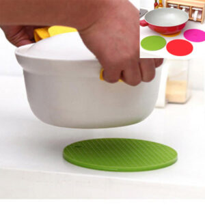 Vychytávka do kuchyně / silikonová podložka pod hrnec, průměr 18 cm – 4 barvy